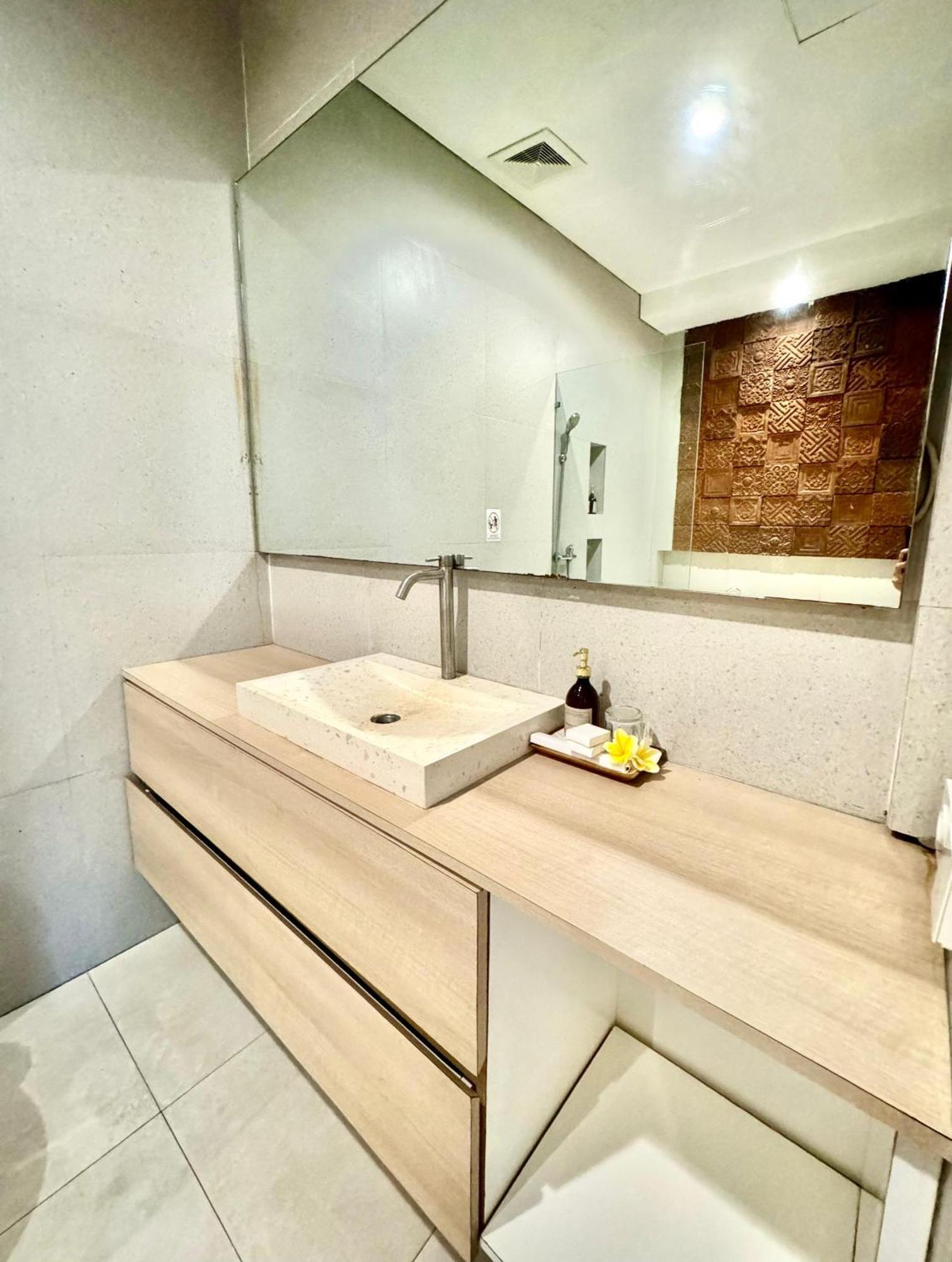 The Hita Apartement Семиньяк Экстерьер фото